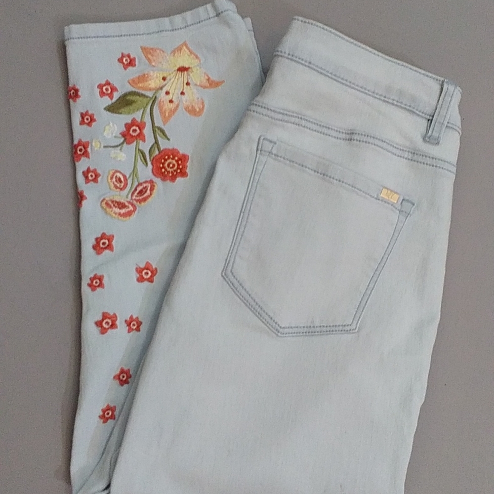 DG2 Embroidered Designer Stretch Jesií